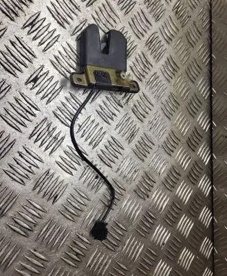 Audi A8 S8 D2 4D Tailgate exterior lock 