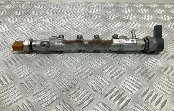 Audi Q3 8U Fuel pressure regulator 03L130089J 03L906054 057130764AB