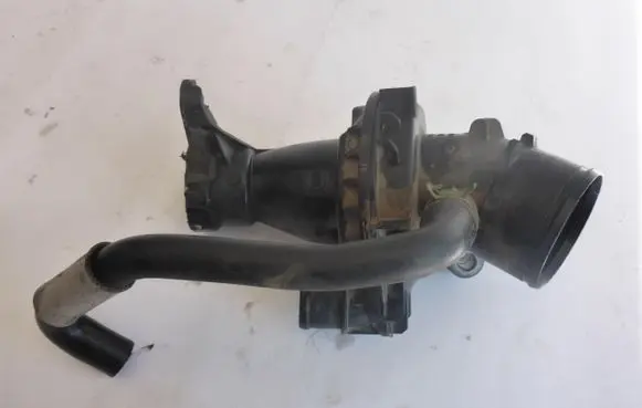Renault Trafic III (X82) Turbo air intake inlet pipe/hose 165761844R