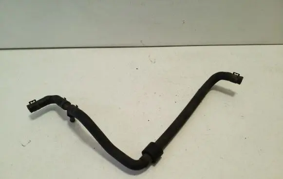 Volkswagen PASSAT B6 Engine coolant pipe/hose
