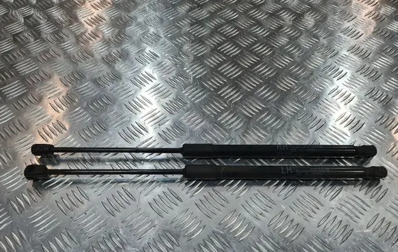 Hyundai i30 Tailgate strut PU8473