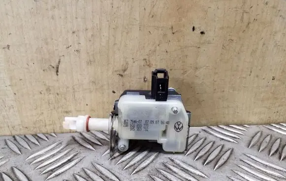 Fuel tank cap lock motor