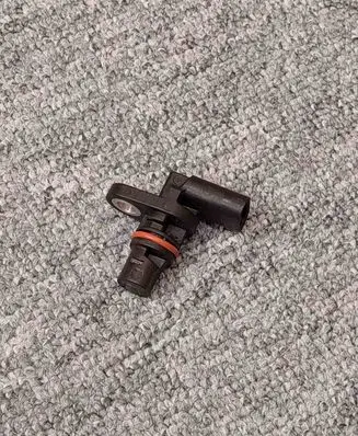 Volkswagen Tiguan Camshaft position sensor 04C907601B