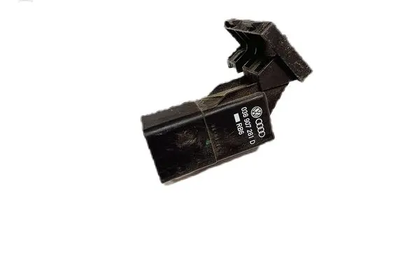 Volkswagen Caddy Glow plug pre-heat relay 038907281D