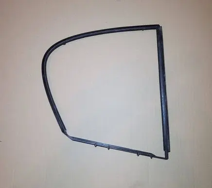 BMW 1 E81 E87 Rear vent window glass 7119456