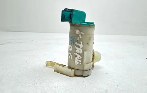 Nissan X-Trail T30 Windscreen/windshield washer pump 2224616A