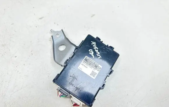 Toyota Avensis T270 Other control units/modules 8969005040 MB1028500060