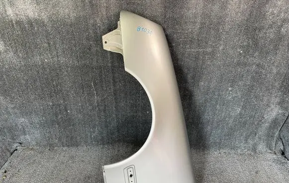 Mercedes-Benz E W210 Fender