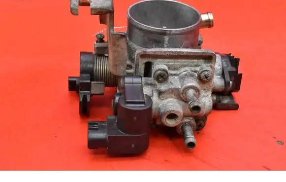 Suzuki Liana Throttle body valve 