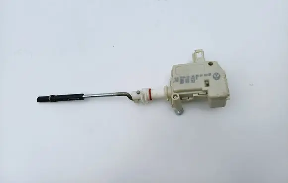 Volkswagen PASSAT B5.5 Tailgate boot lock/latch motor 3B0959782
