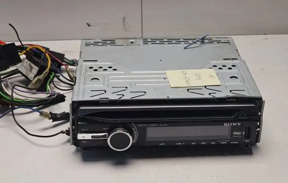 Mini One - Cooper R50 - 53 Radio/CD/DVD/GPS head unit CDXGT440U 0310049 1732831