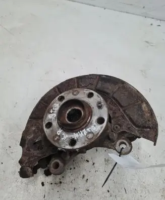 Volkswagen Touran I Front wheel hub