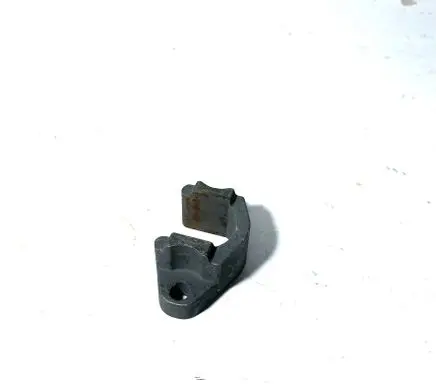 BMW 5 E60 E61 Fuel Injector clamp holder 13537785133 7785133 13537787215