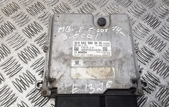 Mercedes-Benz E W212 Engine control unit/module a6429003401 0281019416
