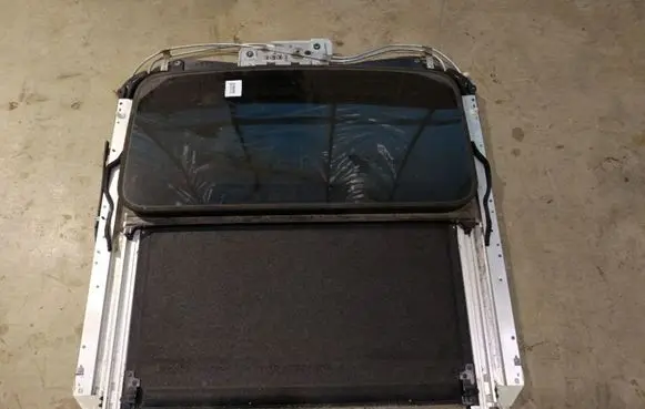 Honda FR-V Sunroof set 7702875