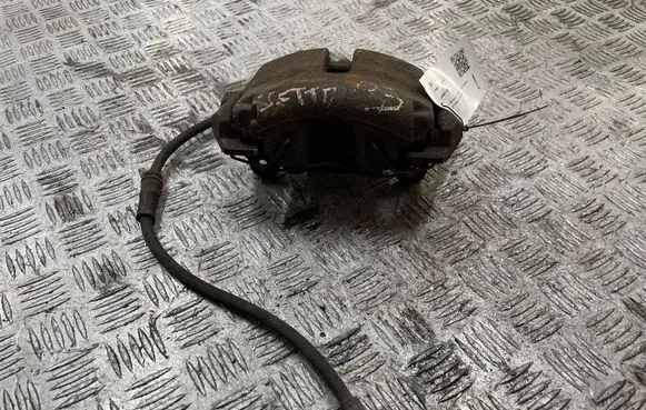 Volkswagen Jetta VI Front brake caliper