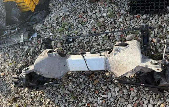 Peugeot 508 II Rear subframe 9640718610 9640718710