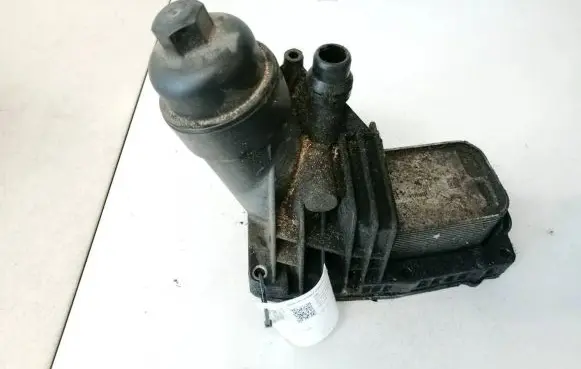 BMW X1 E84 Engine oil radiator 70377354 8507626