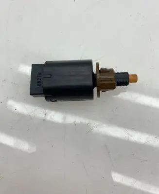 Toyota Prius+ (ZVW40) Brake pedal sensor switch