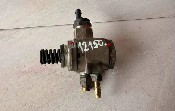 Skoda Yeti (5L) Fuel injection high pressure pump 03C127026D