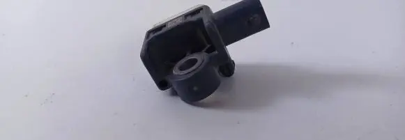 Mercedes-Benz CLA C117 X117 W117 Airbag deployment crash/impact sensor A1668210151 56054085AA 140513