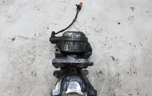 Audi A8 S8 D4 4H Engine mount vacuum valve 8K0199388BD