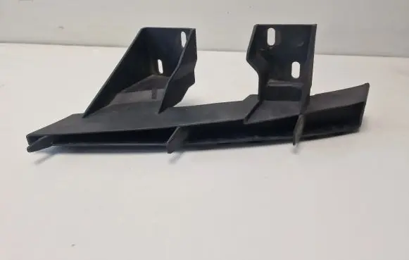 Audi Q7 4L Front bumper mounting bracket 4L0807334