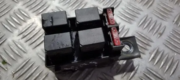 Mitsubishi Carisma Fuse box set mb953382