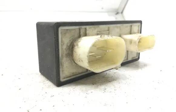 Audi A3 S3 8L Glow plug pre-heat relay 1J0919506K
