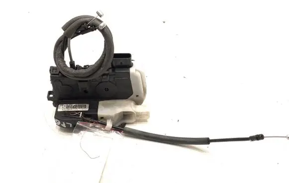 Hyundai ix35 Front door lock 813102Y000