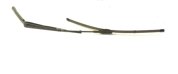 Mercedes-Benz Sprinter W906 Windshield/front glass wiper blade A9068200644
