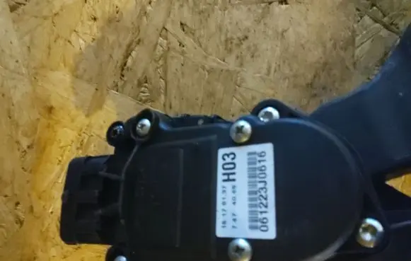 KIA Ceed Accelerator throttle pedal 32700 15178137 7474065