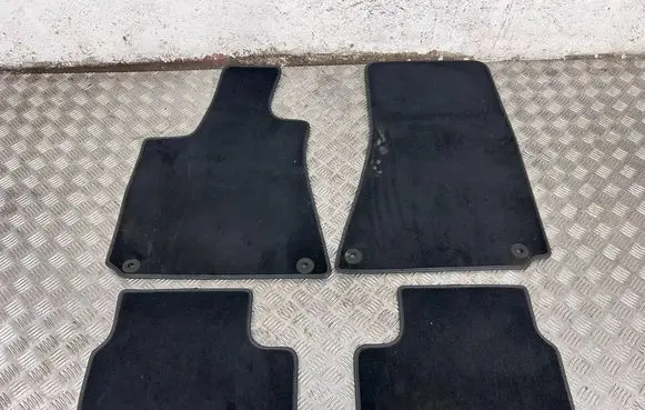 Maserati Ghibli Car floor mat set 6700621760