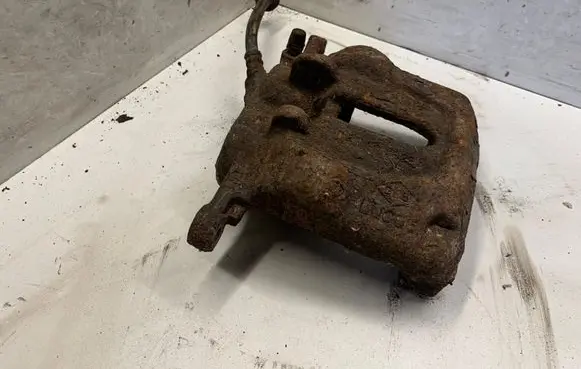 Renault Trafic II (X83) Front brake caliper