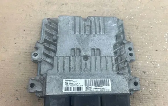 Peugeot 207 Engine control unit/module 9800268980 S180123008A 9666681180