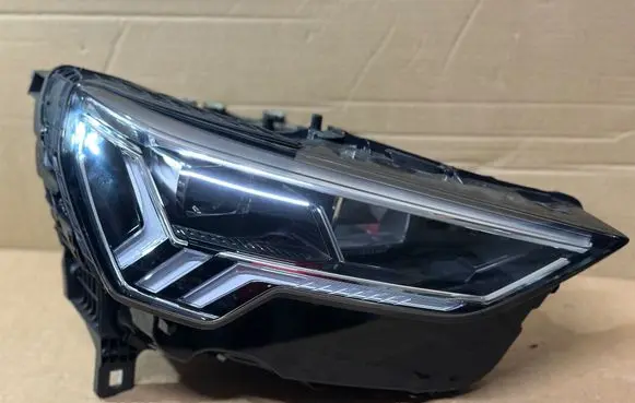 Audi Q3 F3 Headlight/headlamp 83A941034
