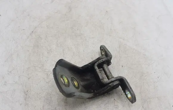 Nissan X-Trail T30 Front door lower hinge NOCODE