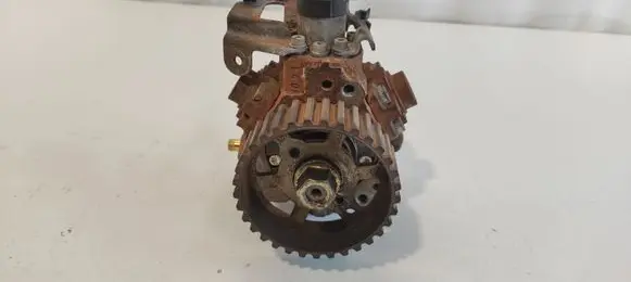 Citroen C4 I Fuel injection high pressure pump 0445010102 9656300380