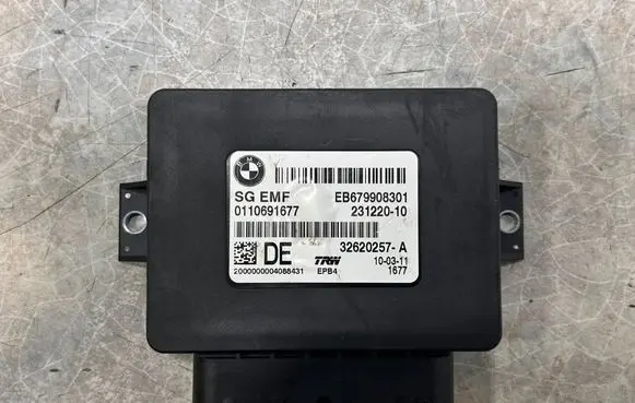 BMW 5 F10 F11 Hand brake control module 6799083
