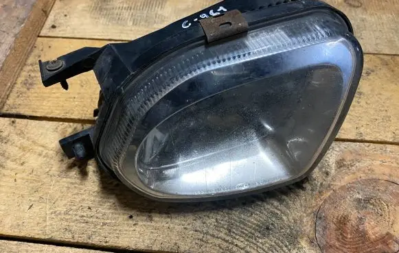 Mercedes-Benz E W211 Front fog light a2118200556 2118200556