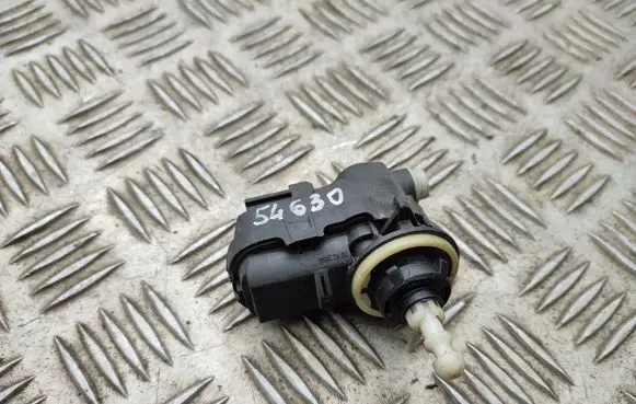 Headlight level adjustment motor