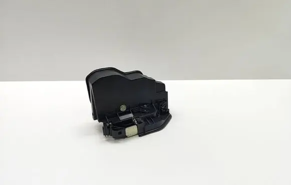 BMW 5 F10 F11 Front door lock 7167071 51217167071