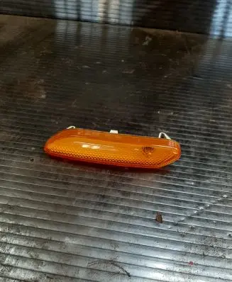 Mini Cooper Countryman R60 Front fender indicator light 9802570