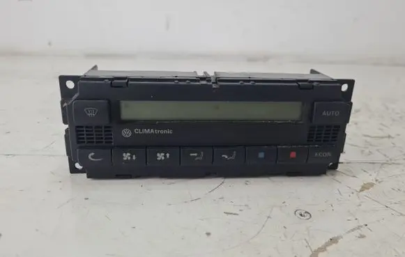 Volkswagen Golf IV Climate control unit
