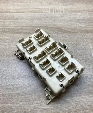 Lexus RX 330 - 350 - 400H Fuse module LEXUSFUSEMODULE