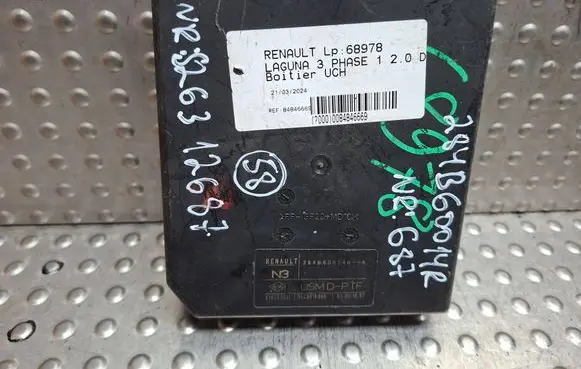 Renault Laguna III Fuse module S26312687 284B60014R