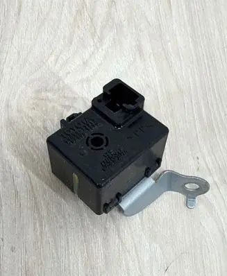 Toyota Corolla Verso AR10 Other relay 8665013010 0689003570