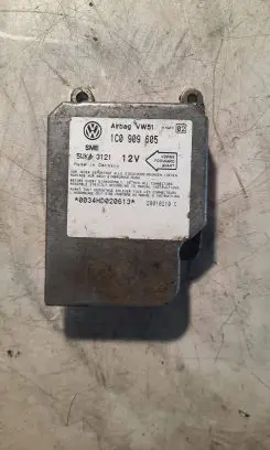Volkswagen Golf IV Airbag control unit/module 1C0909605 29010210C 02HHD020613