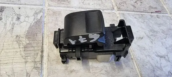 Toyota RAV 4 (XA30) Electric window control switch 8292C63