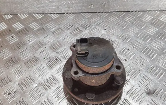 Mazda 3 II Rear wheel hub